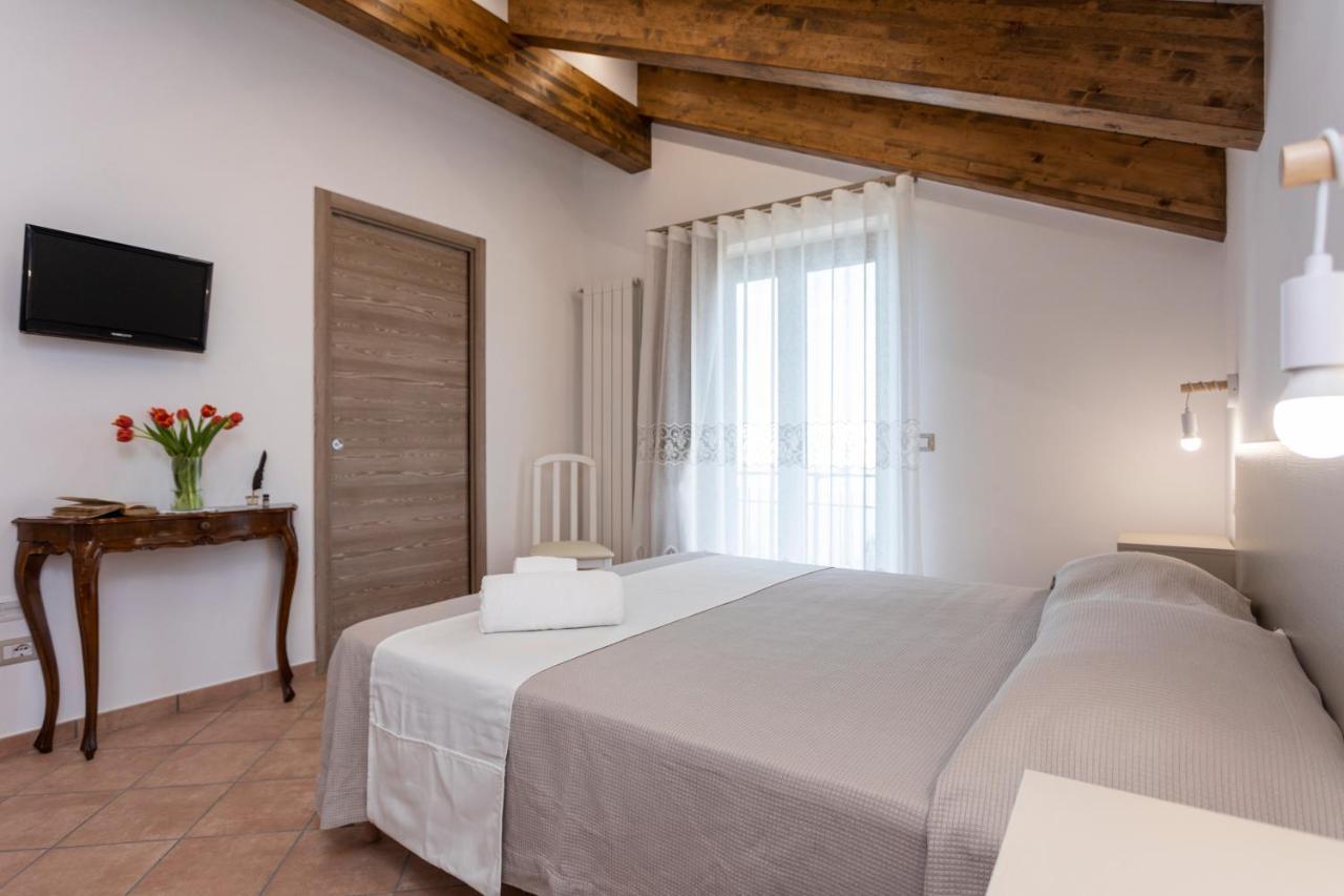 Agriturismo Punta San Lazzaro 阿杰罗拉 外观 照片