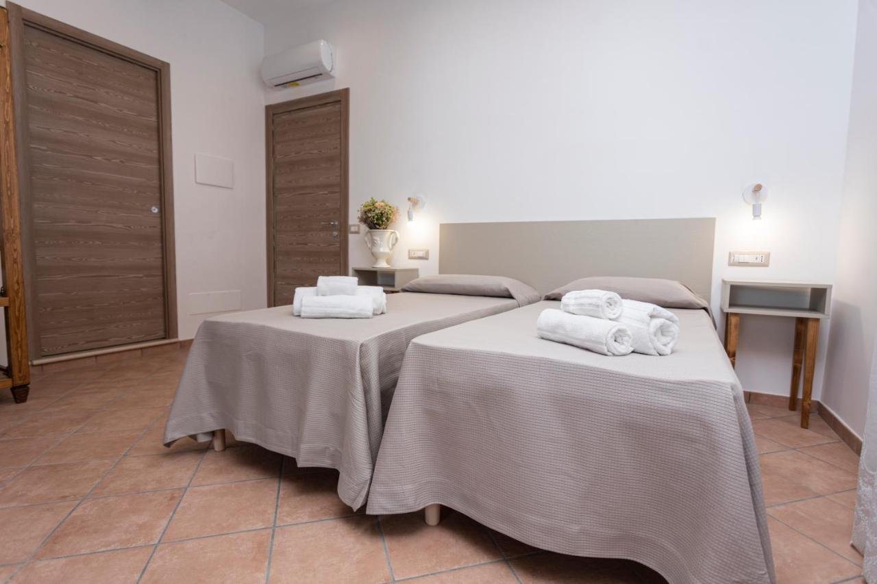 Agriturismo Punta San Lazzaro 阿杰罗拉 外观 照片