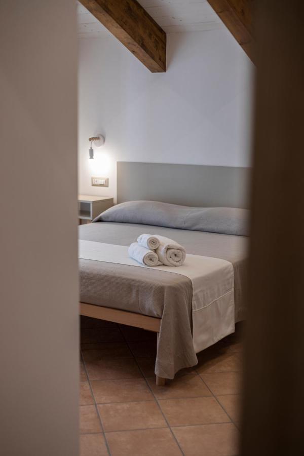 Agriturismo Punta San Lazzaro 阿杰罗拉 外观 照片